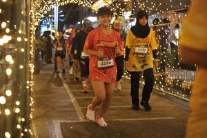 BIB: 3356, 4520
                            <button type="button" onclick="openModal(26220450)" class="btn btn-primary btn-sm float-right btn-popup" data-toggle="modal" data-target=".modal-high-quality">
                        <i class="fas fa-shopping-cart"></i> Add to Cart
                    </button>
                                            <button type="button" onclick="isThisMe(26220450, true)" class="btn btn-success btn-sm float-right btn-popup btn-isme hidden" data-toggle="tooltip" data-placement="bottom" title="นี่คือรูปของคุณใช่ไหม คลิกที่นี่เพื่อเอาเข้าอัลบั้ม">
                        <i class="fas fa-plus"></i> Add to album
                    </button>
                    <button type="button" onclick="isThisMe(26220450, false)" class="btn btn-warning btn-sm float-right btn-popup btn-isnotme hidden">
                        <i class="fas fa-ban"></i> Remove from album
                    </button>